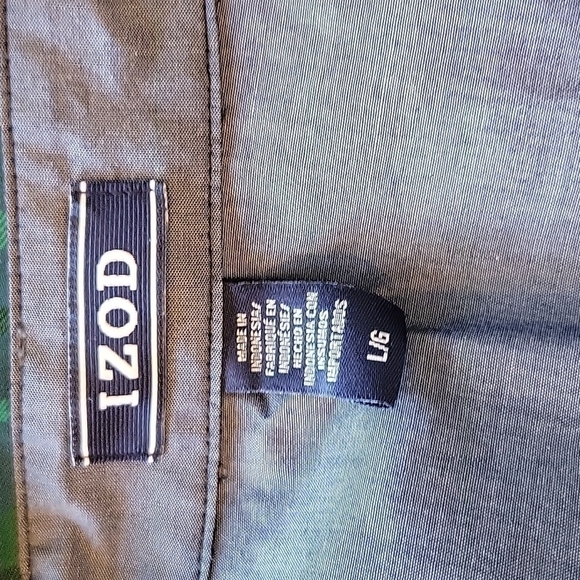 izod button down blue green long sleeved shirt.  Size is Large - Picture 7 of 8